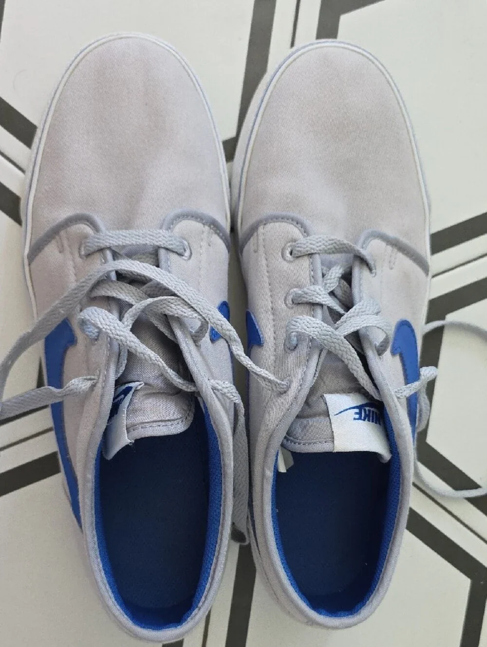 Nike Men’s Low-Top Sneakers - Light Gray with Blue Swoosh